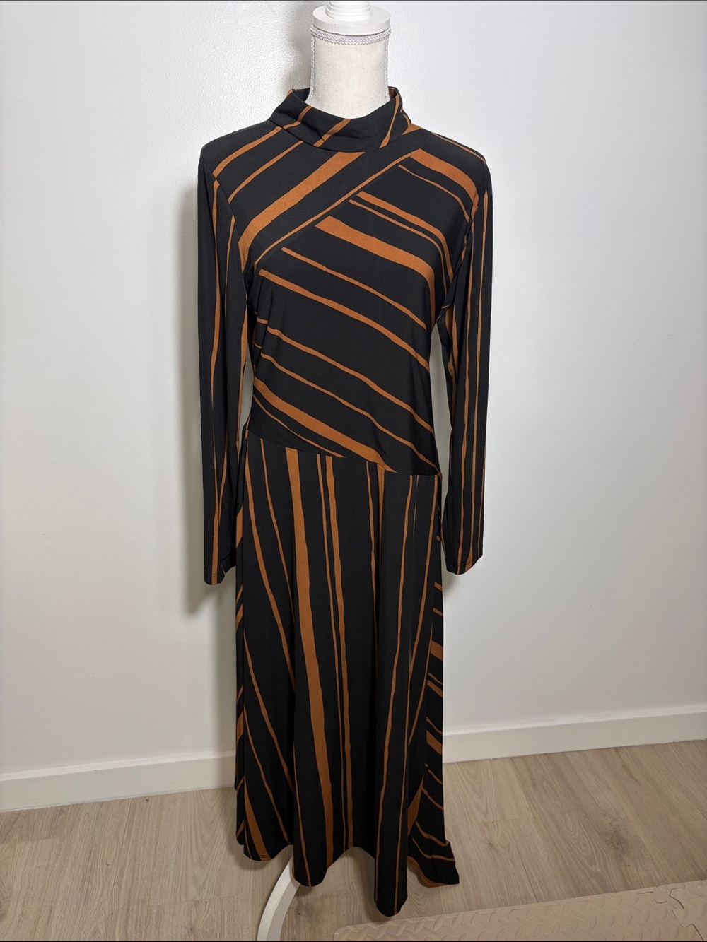 Taylor Black and Brown Striped Long Sleeve Maxi Dress Size 14